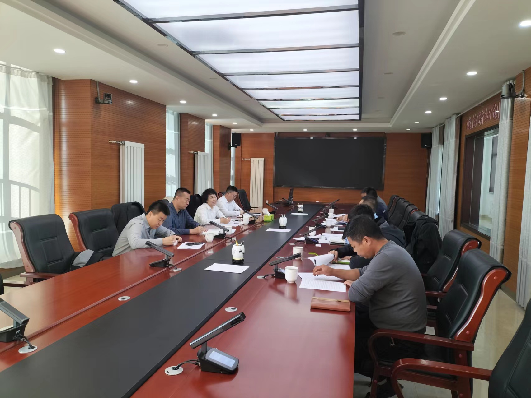 人社局領(lǐng)導到公司調(diào)研